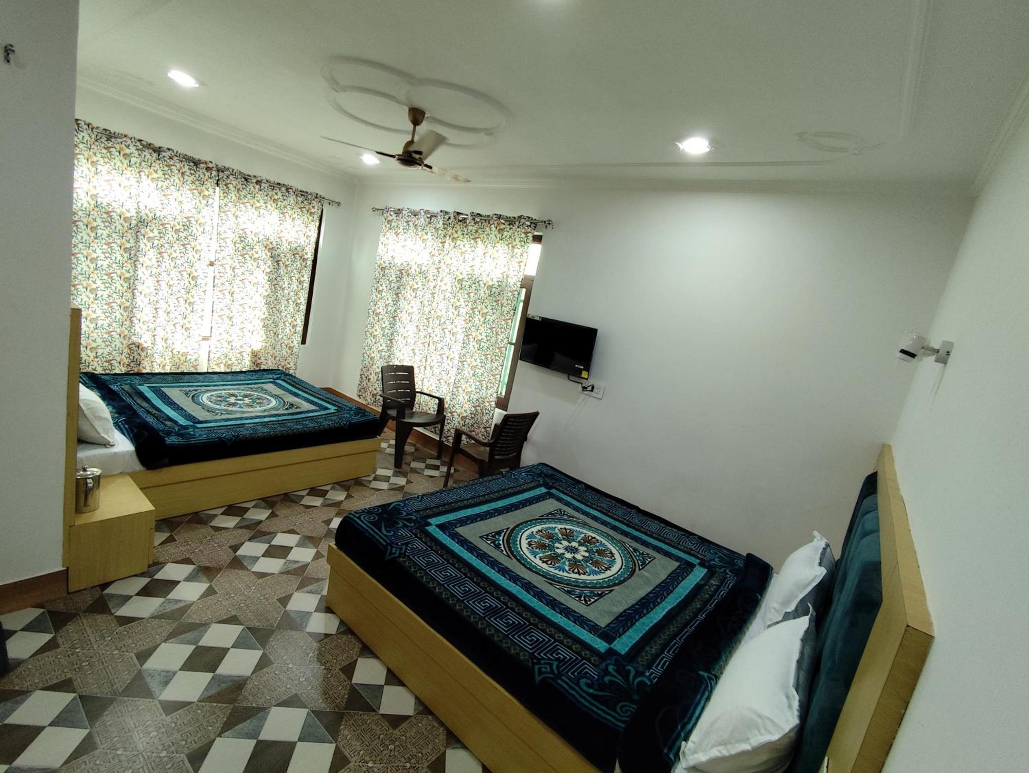 Hotel The Heaven Tree Srīnagar Exterior foto