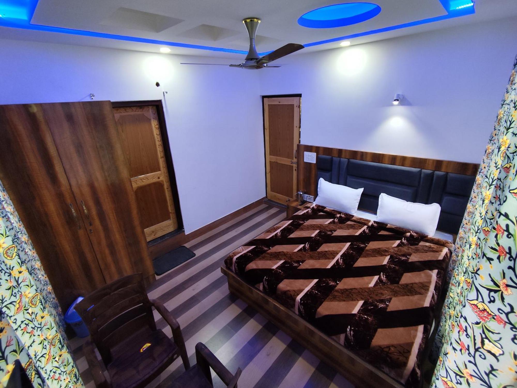 Hotel The Heaven Tree Srīnagar Exterior foto