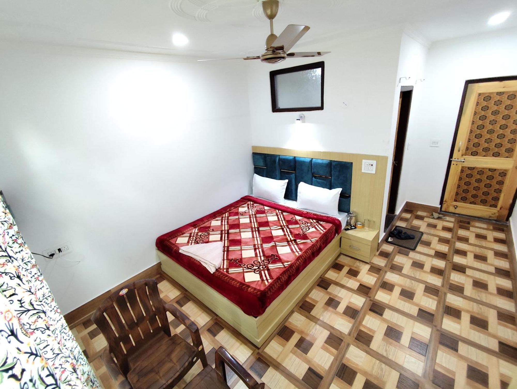 Hotel The Heaven Tree Srīnagar Exterior foto
