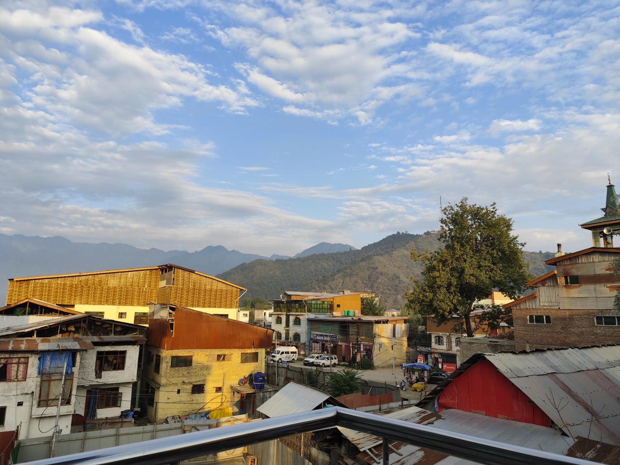 Hotel The Heaven Tree Srīnagar Exterior foto