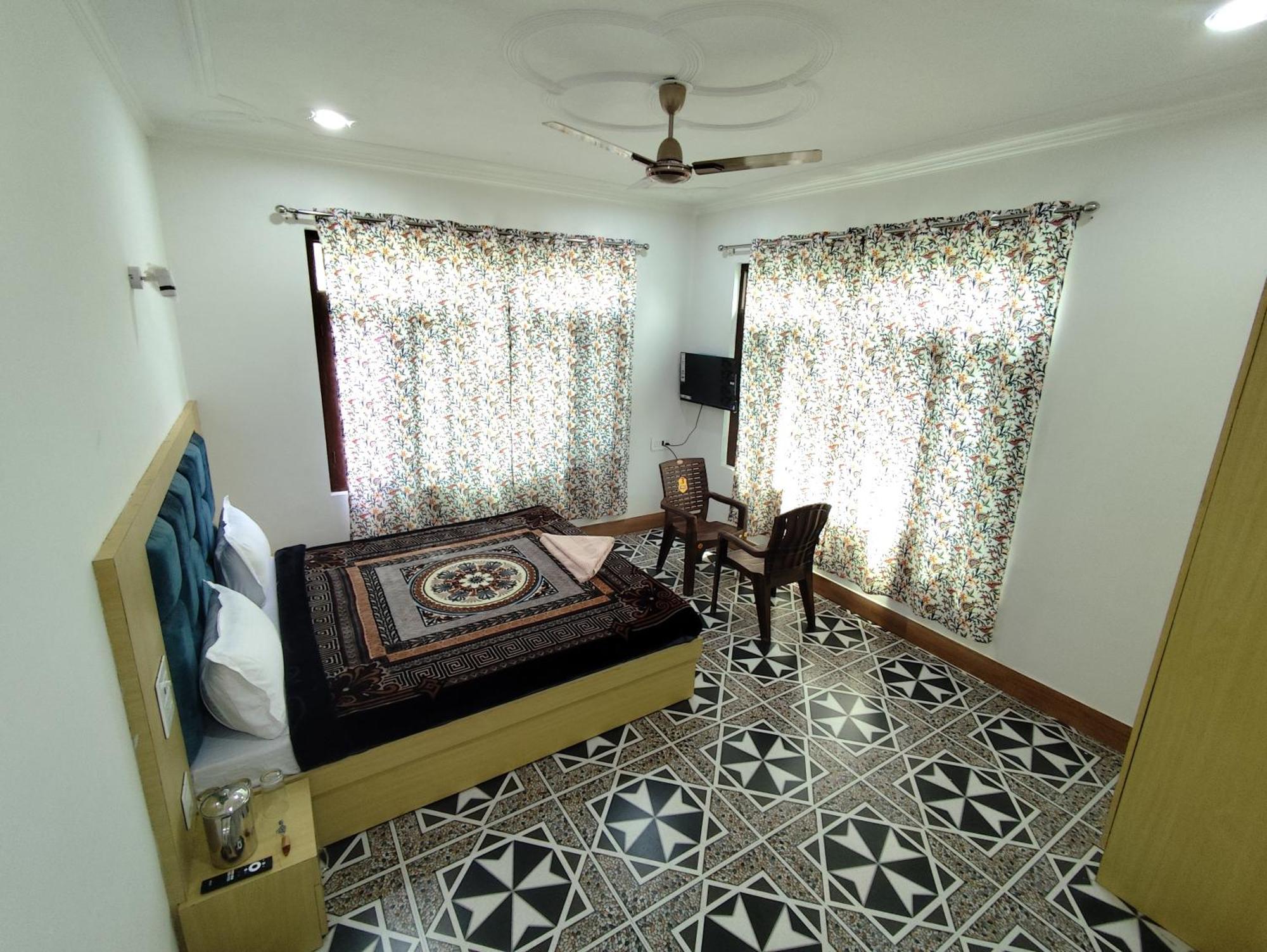 Hotel The Heaven Tree Srīnagar Exterior foto