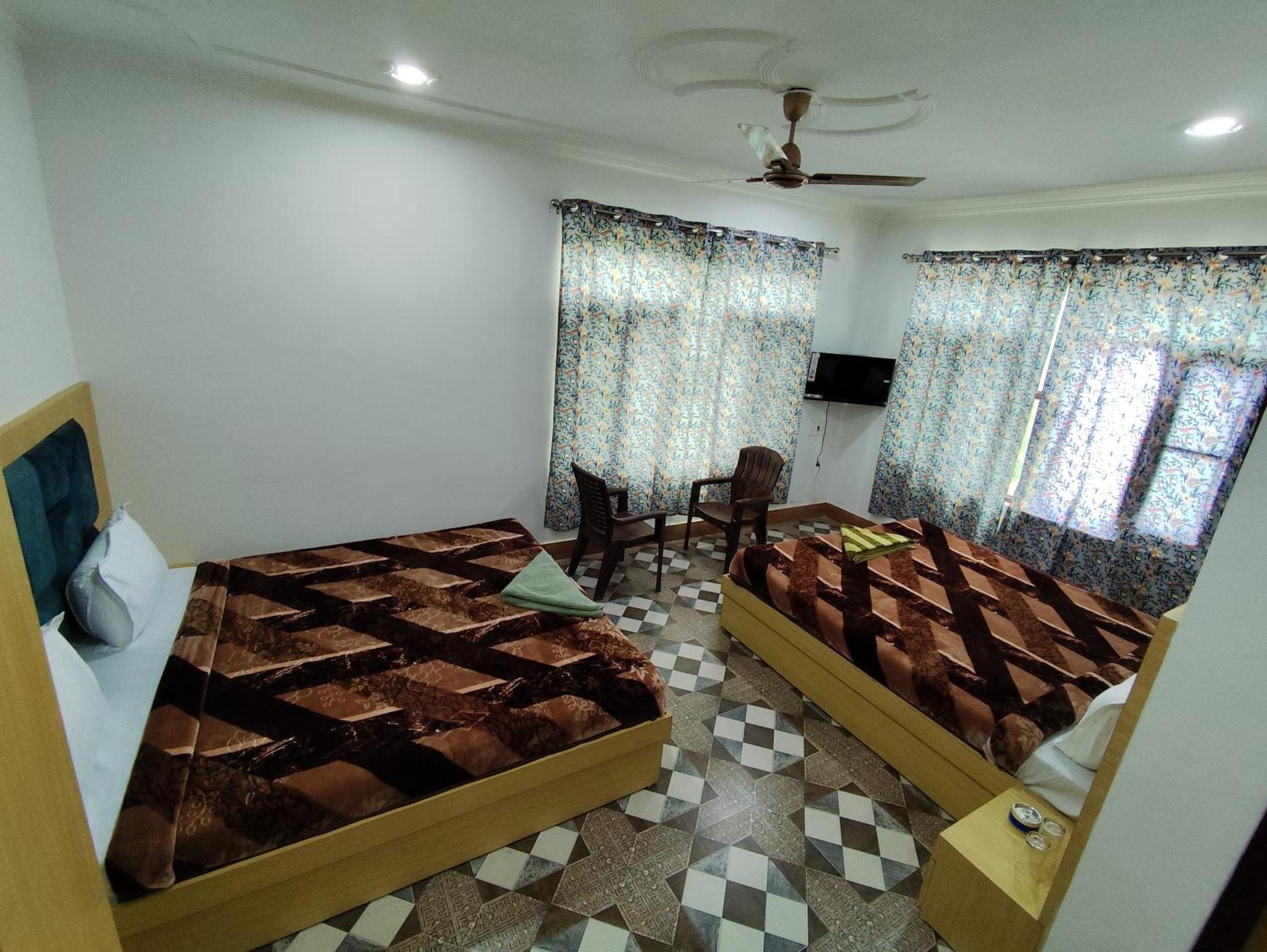 Hotel The Heaven Tree Srīnagar Exterior foto