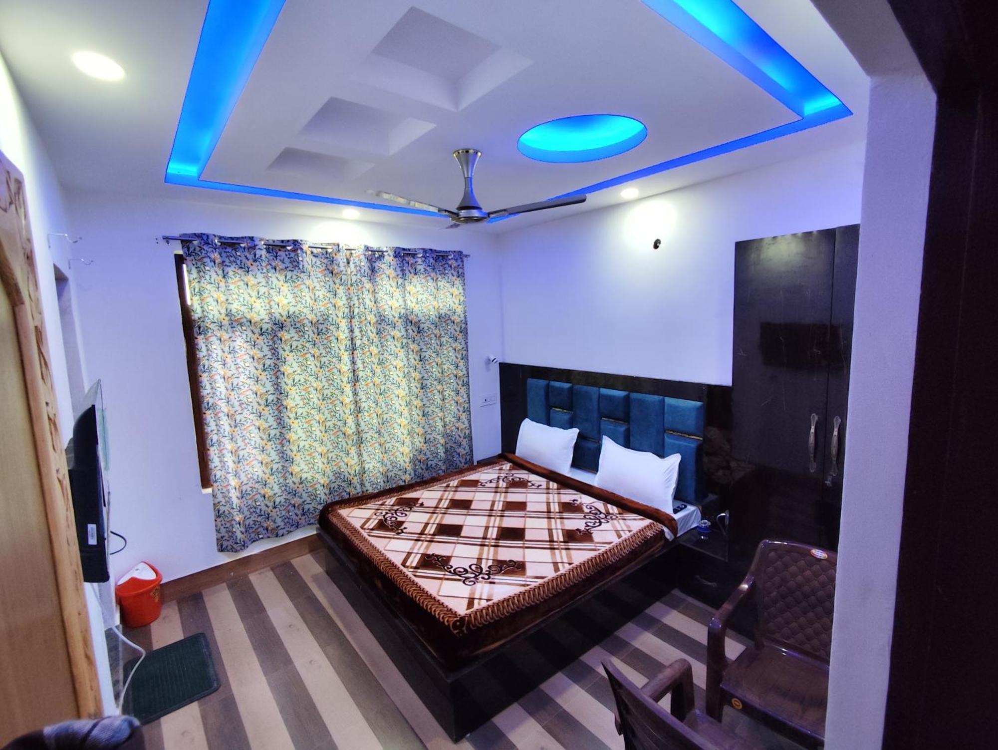 Hotel The Heaven Tree Srīnagar Exterior foto