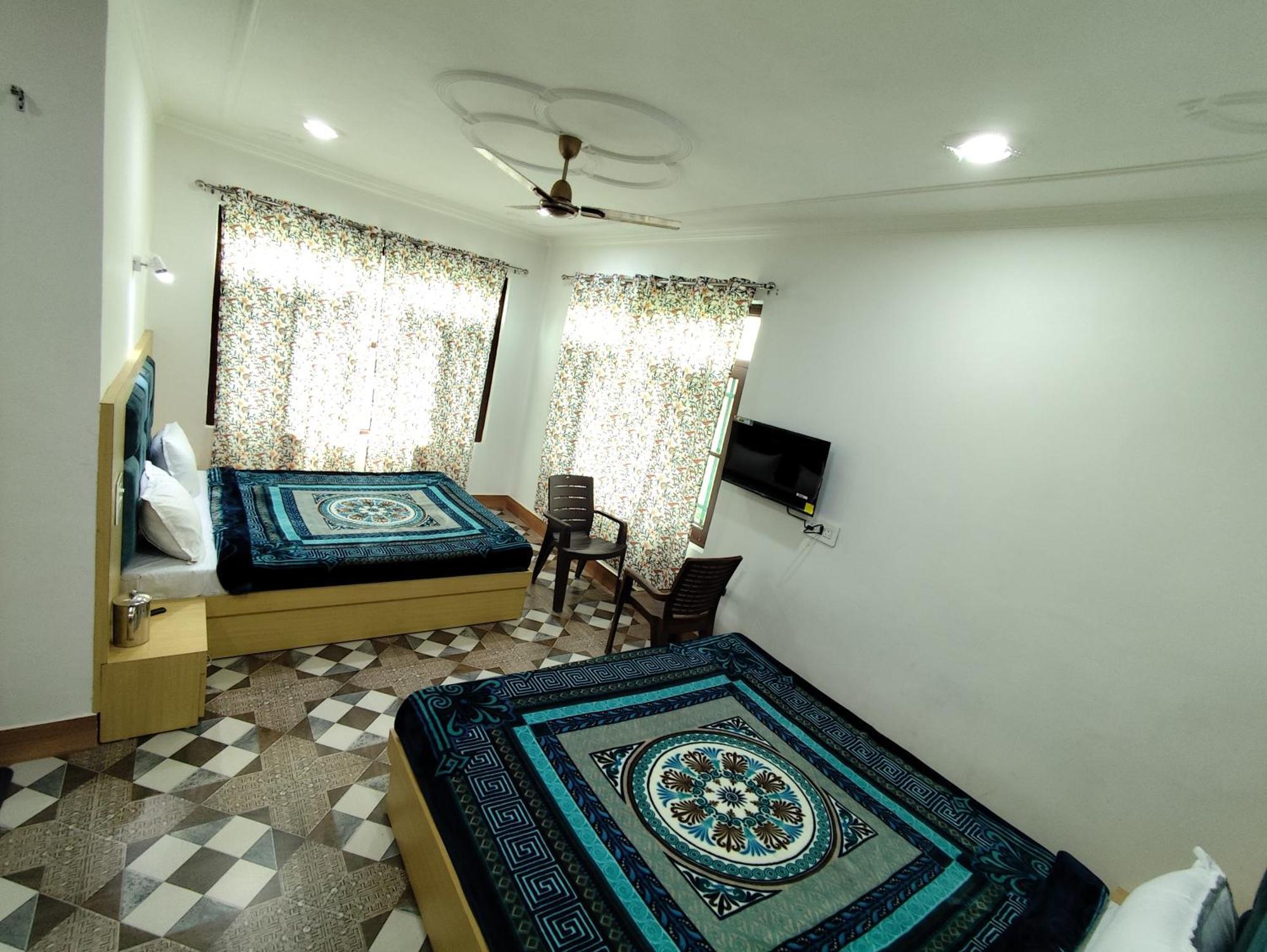 Hotel The Heaven Tree Srīnagar Exterior foto
