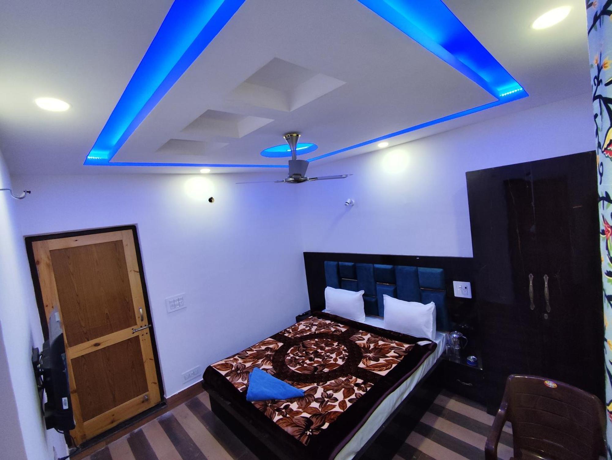 Hotel The Heaven Tree Srīnagar Exterior foto
