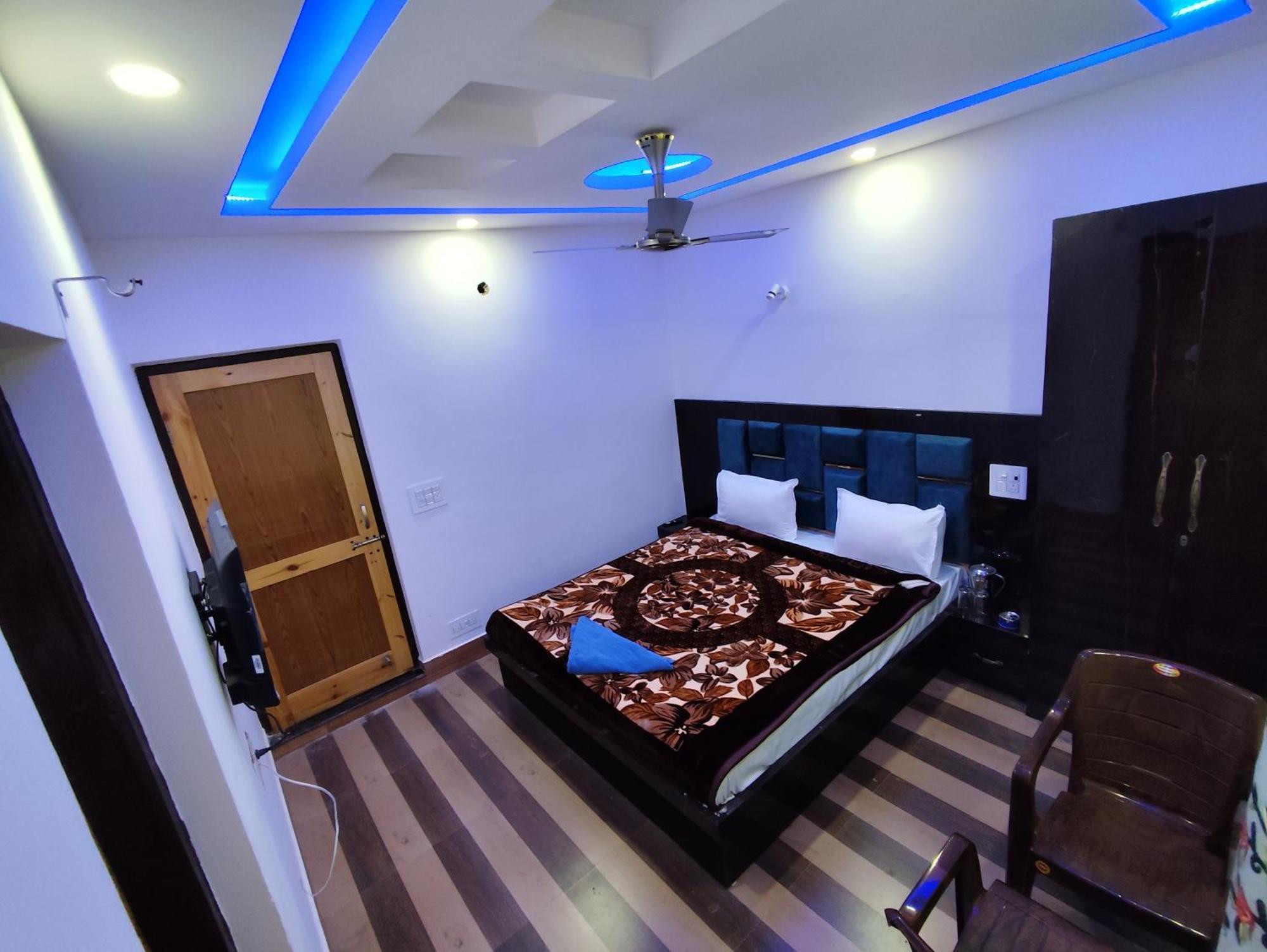 Hotel The Heaven Tree Srīnagar Exterior foto